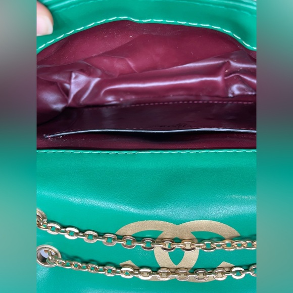 ✨ Designer Style Quilted Green Shoulder Bag – Gold Chain Detail ✨ - Picture 14 of 16